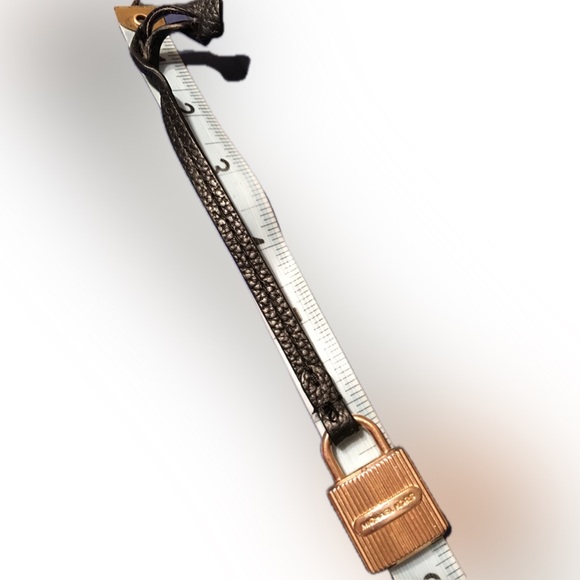 Michael Kors Lock Charm Hang Tag Gold Tone Keychain Key Fob Charm Vintage Style - Picture 4 of 8